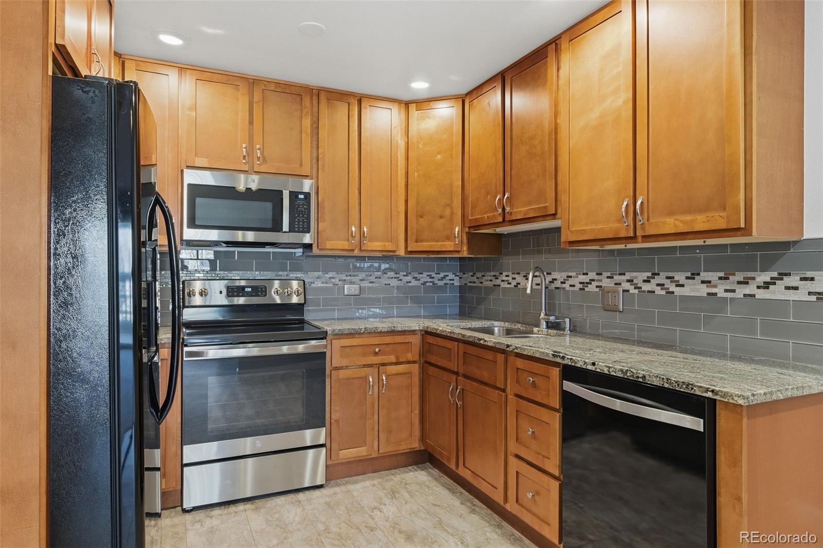 710 South Clinton Street, Unit 2B Denver, CO 80247 - Photo 8 of 14