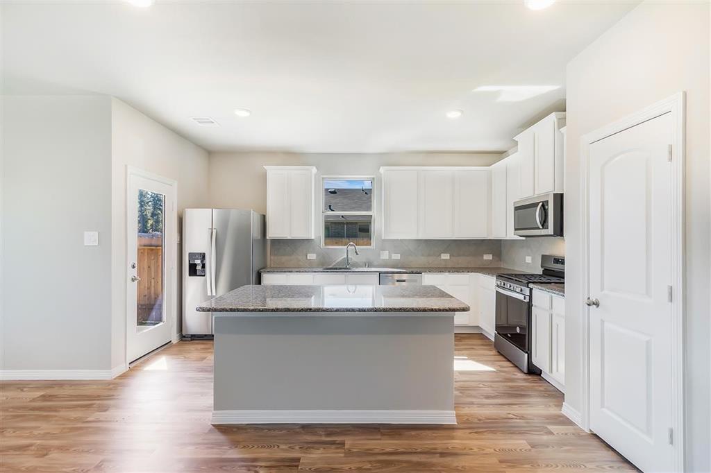 616 Godley Ranch Godley, TX 76044 - Photo 8 of 38 Chestnut_3