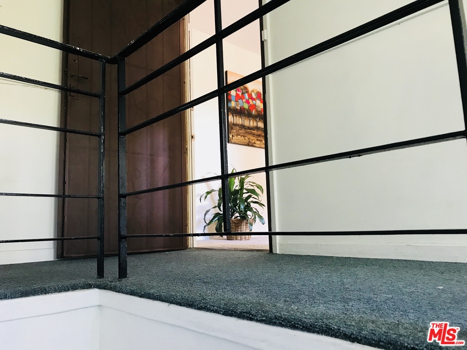 4063 Abourne Road, Unit D Los Angeles, CA 90008 - Photo 2 of 15