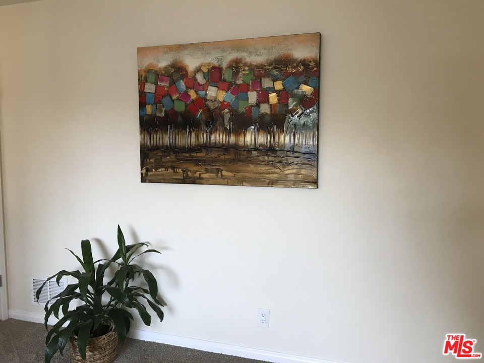 4063 Abourne Road, Unit D Los Angeles, CA 90008 - Photo 3 of 15