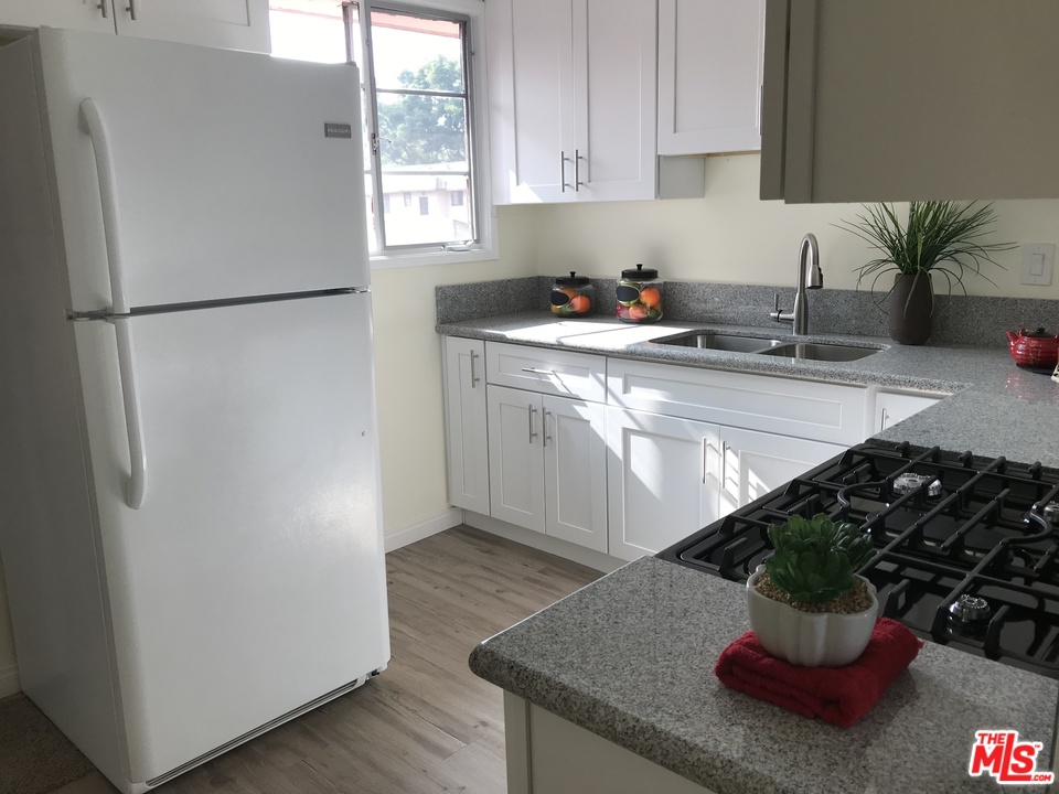 4063 Abourne Road, Unit D Los Angeles, CA 90008 - Photo 8 of 15