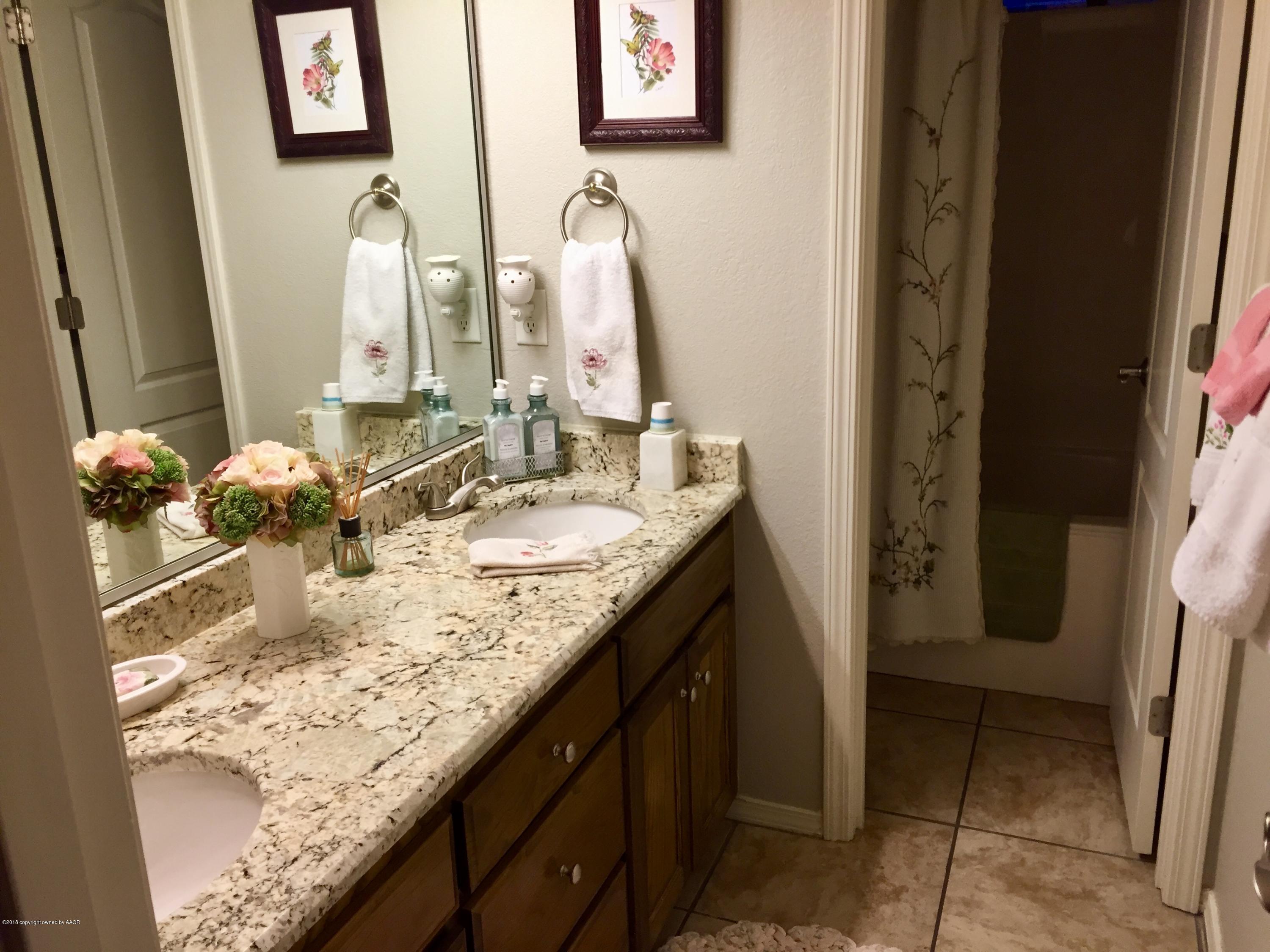 5003 Wesley Road Amarillo, TX 79119 - Photo 22 of 26 2nd bathroom