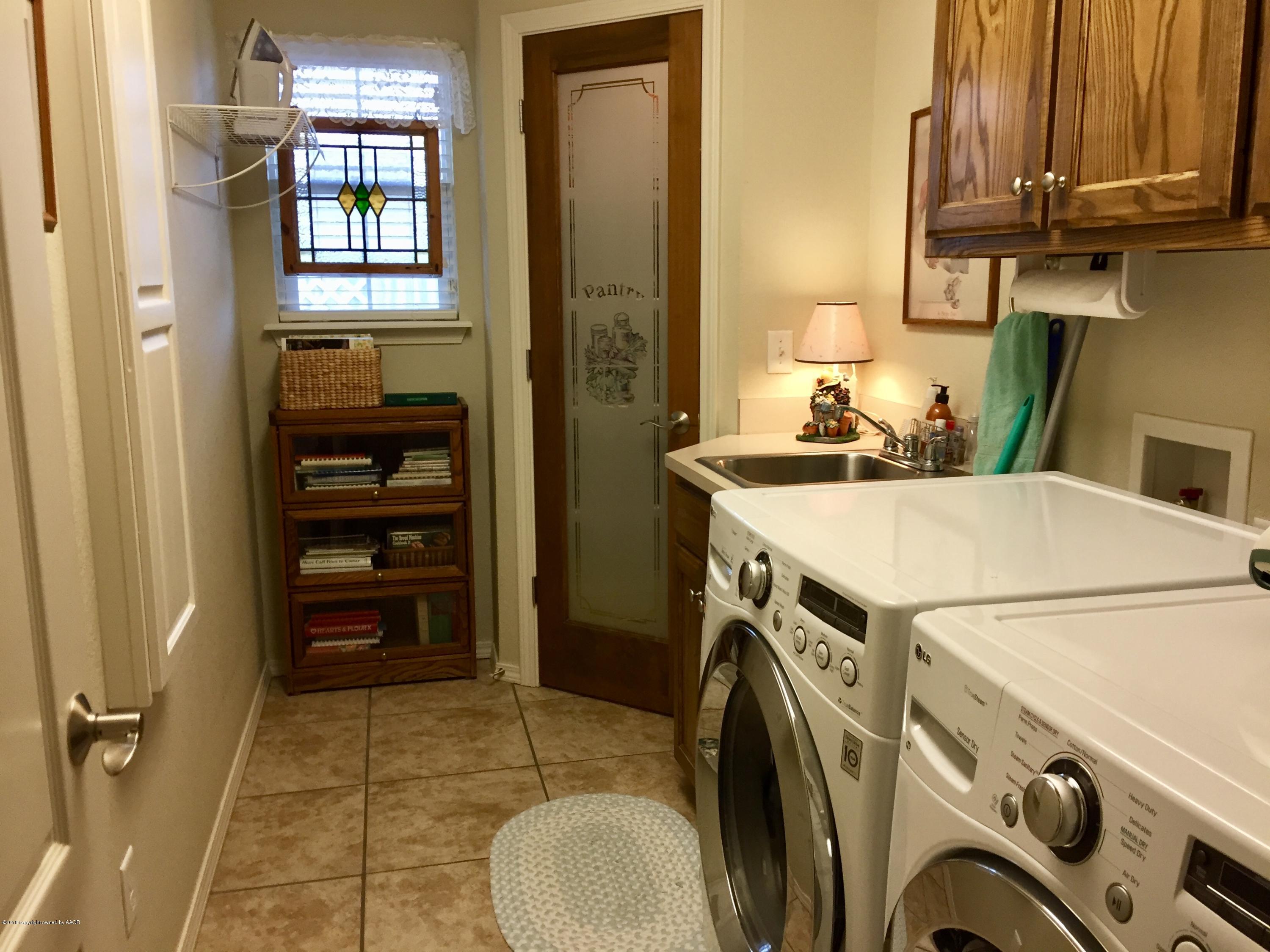 5003 Wesley Road Amarillo, TX 79119 - Photo 23 of 26 Utility room