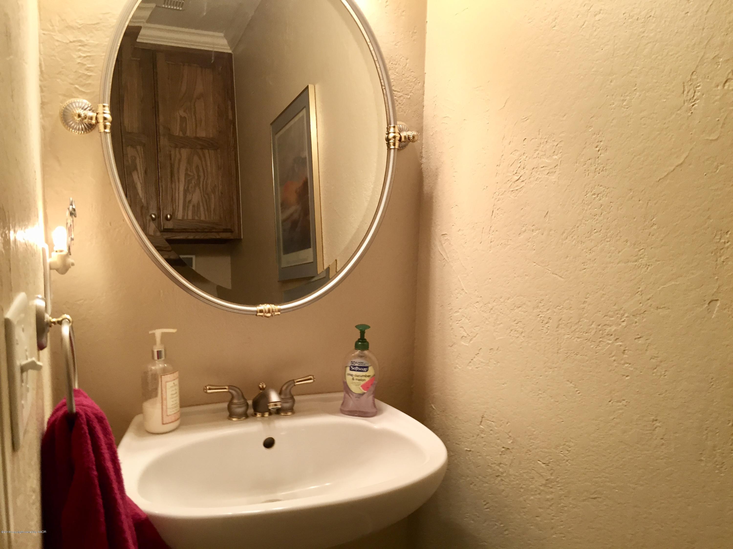 5003 Wesley Road Amarillo, TX 79119 - Photo 24 of 26 Half bathroom
