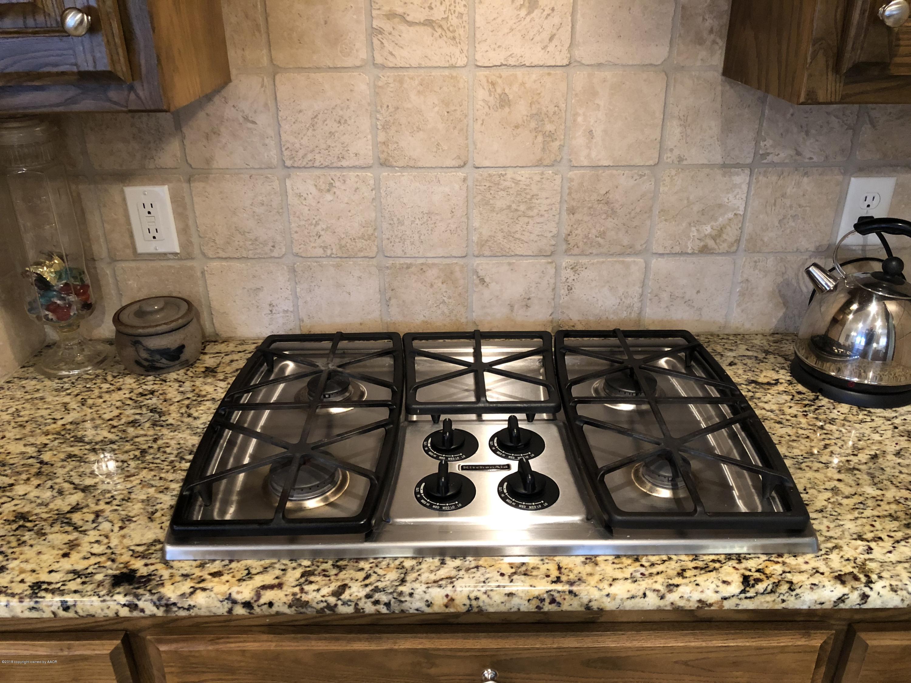 5003 Wesley Road Amarillo, TX 79119 - Photo 10 of 26 Gas cooktop