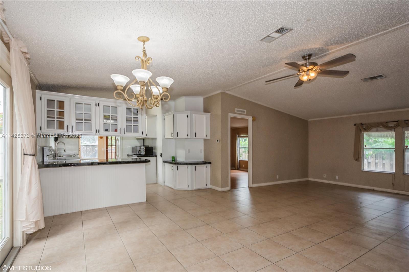 10469 South 228th Lane Boca Raton, FL 33428 - Photo 7 of 18 Gallery Image 7