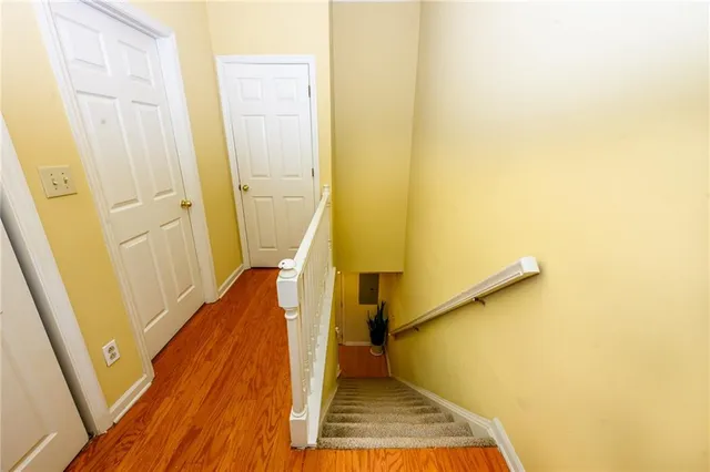 a view of a house with porch