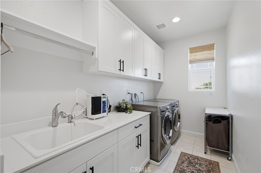 1238 Matterhorn Street Riverside, CA 92506 - Photo 33 of 45