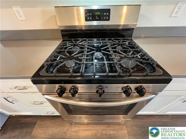 a close view of stove top oven