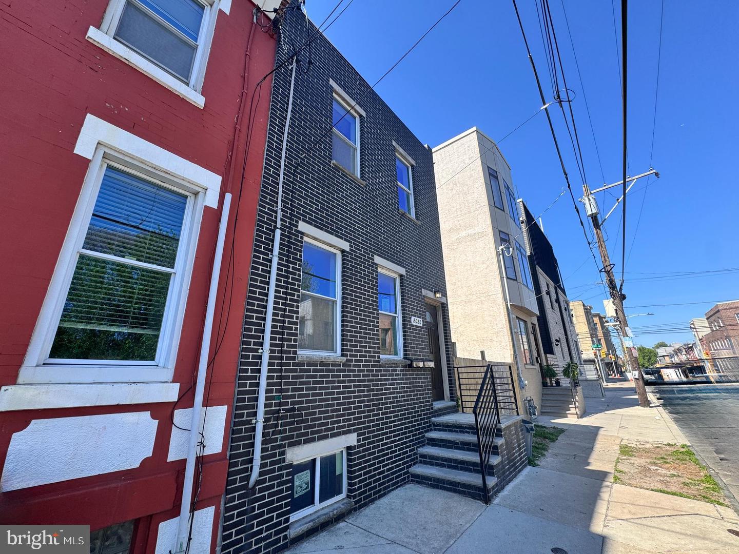 2050 Reed Street Philadelphia, PA 19146 - Photo 2 of 23 EXTERIOR SIDE
