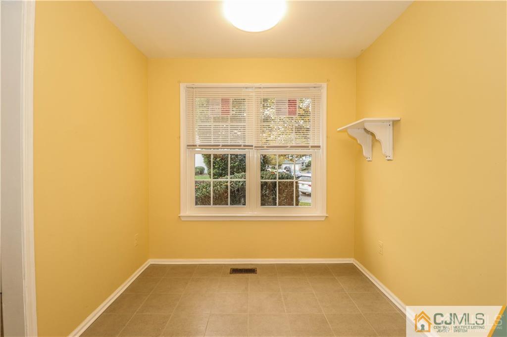 18 Snowflake Lane Edison, NJ 08820 - Photo 12 of 36