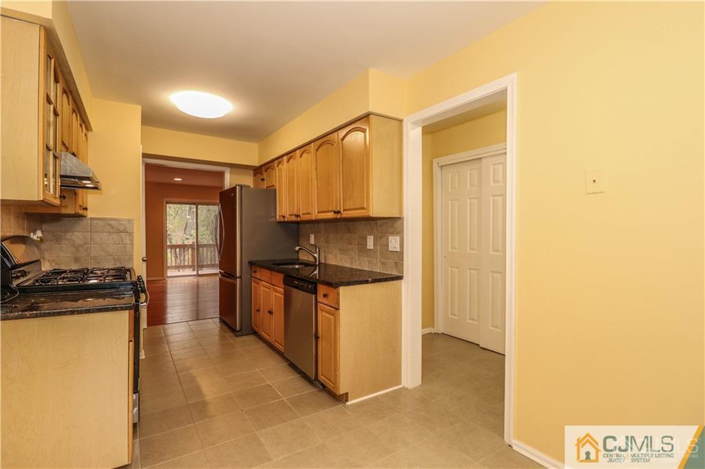 18 Snowflake Lane Edison, NJ 08820 - Photo 14 of 36