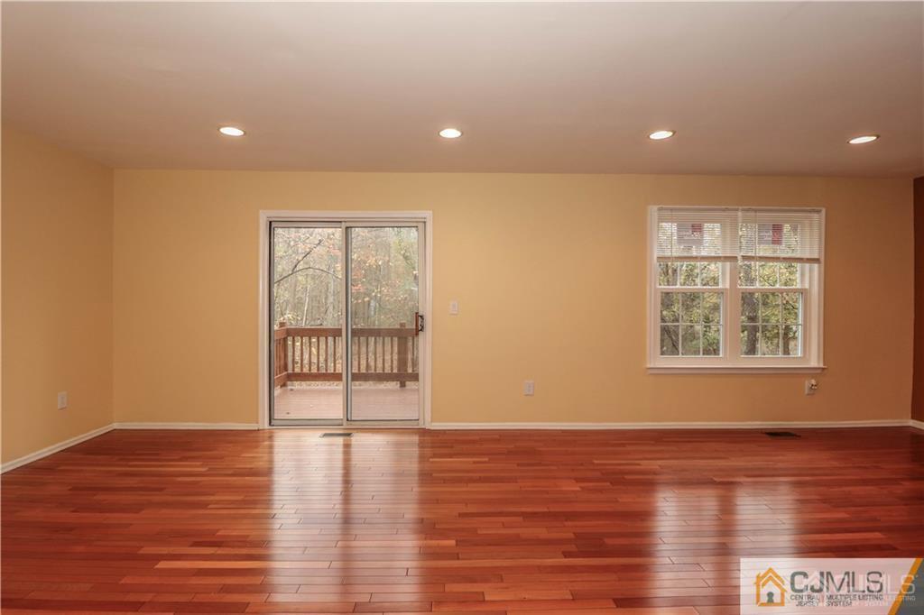 18 Snowflake Lane Edison, NJ 08820 - Photo 15 of 36