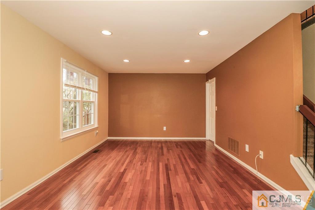 18 Snowflake Lane Edison, NJ 08820 - Photo 16 of 36