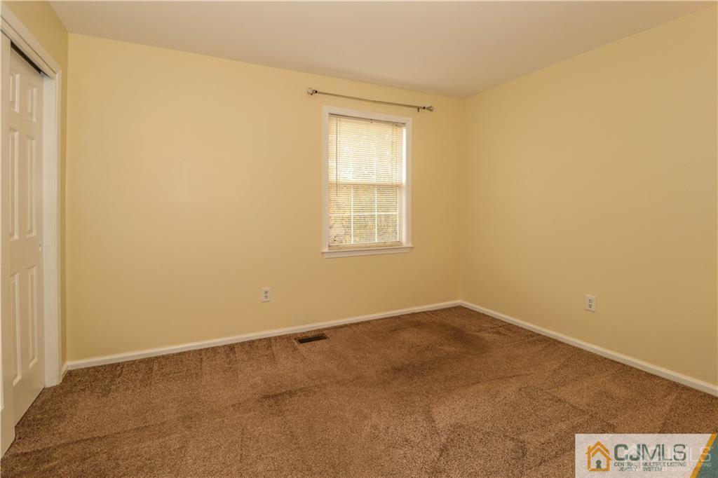 18 Snowflake Lane Edison, NJ 08820 - Photo 25 of 36