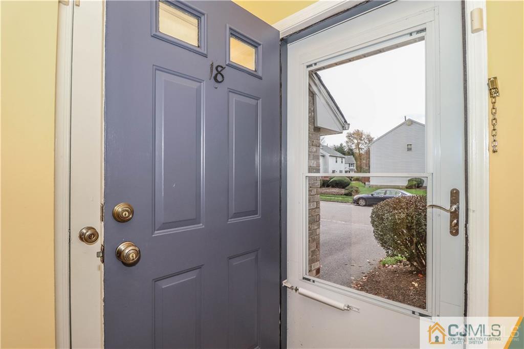 18 Snowflake Lane Edison, NJ 08820 - Photo 3 of 36