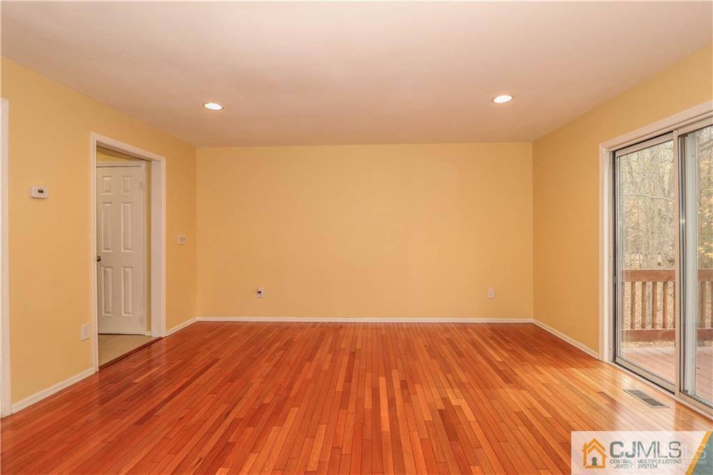 18 Snowflake Lane Edison, NJ 08820 - Photo 4 of 36