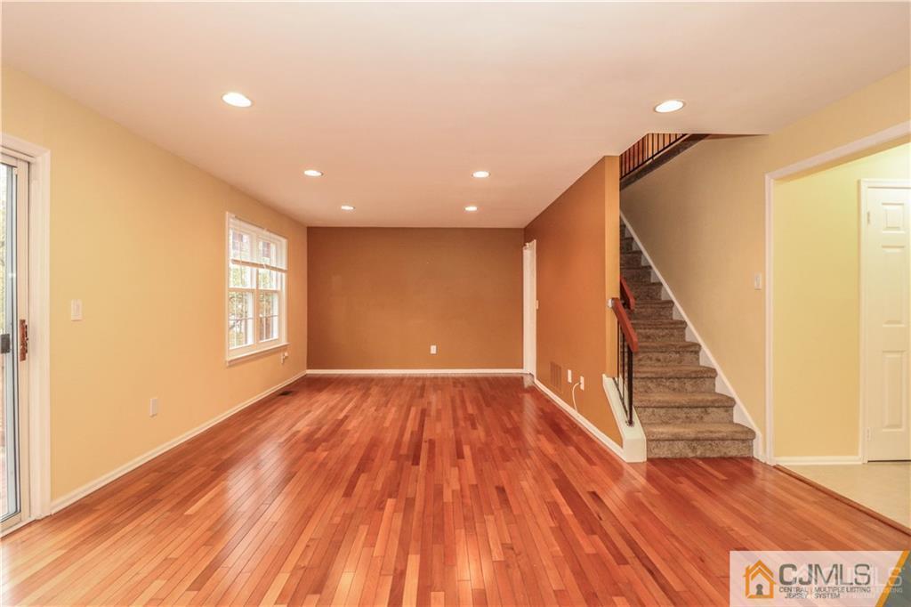 18 Snowflake Lane Edison, NJ 08820 - Photo 6 of 36