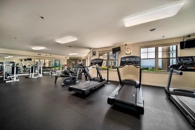 $495,000 | 4100 South Lake Drive, Unit 404, St. Francis, WI 53235