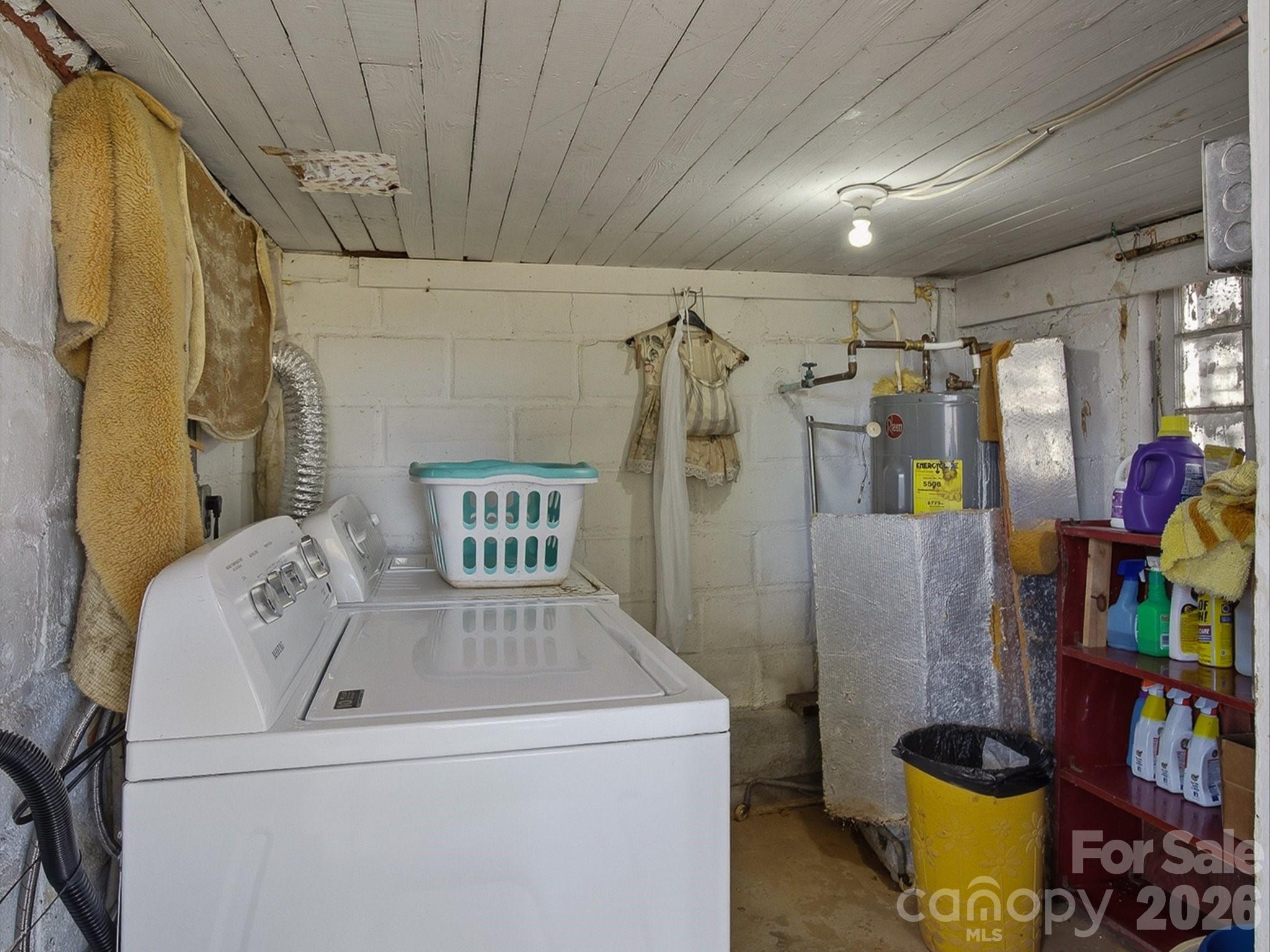 3560 Hartland Road Morganton, NC 28655 - Photo 27 of 27 a utility room with dryer and washer