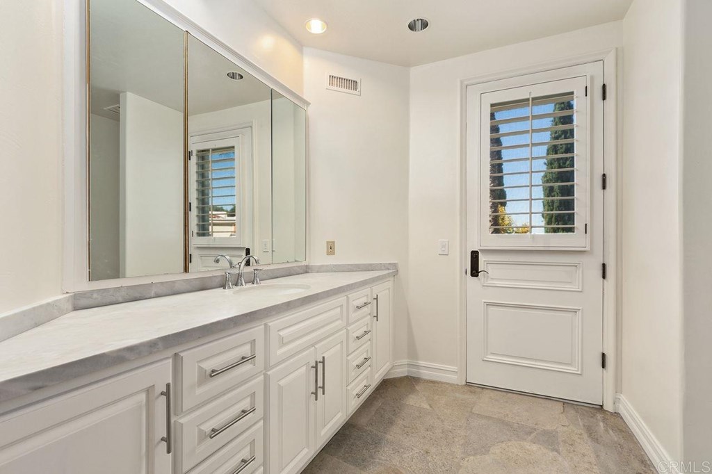 17329 Circa Oriente Rancho Santa Fe, CA 92067 - Photo 22 of 39