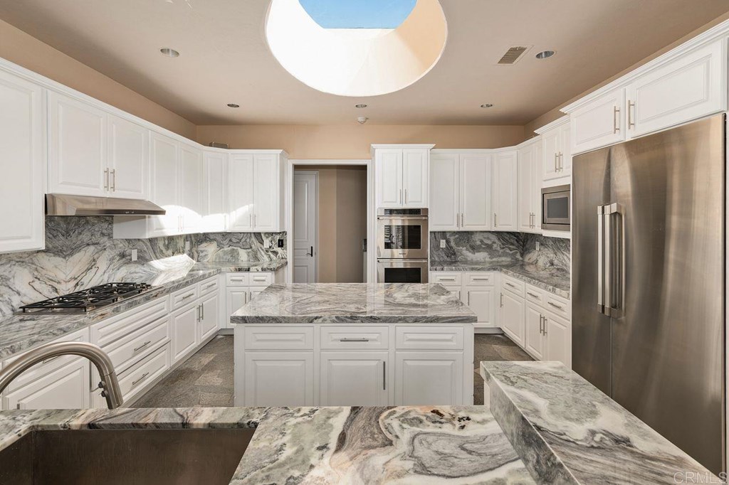 17329 Circa Oriente Rancho Santa Fe, CA 92067 - Photo 10 of 39