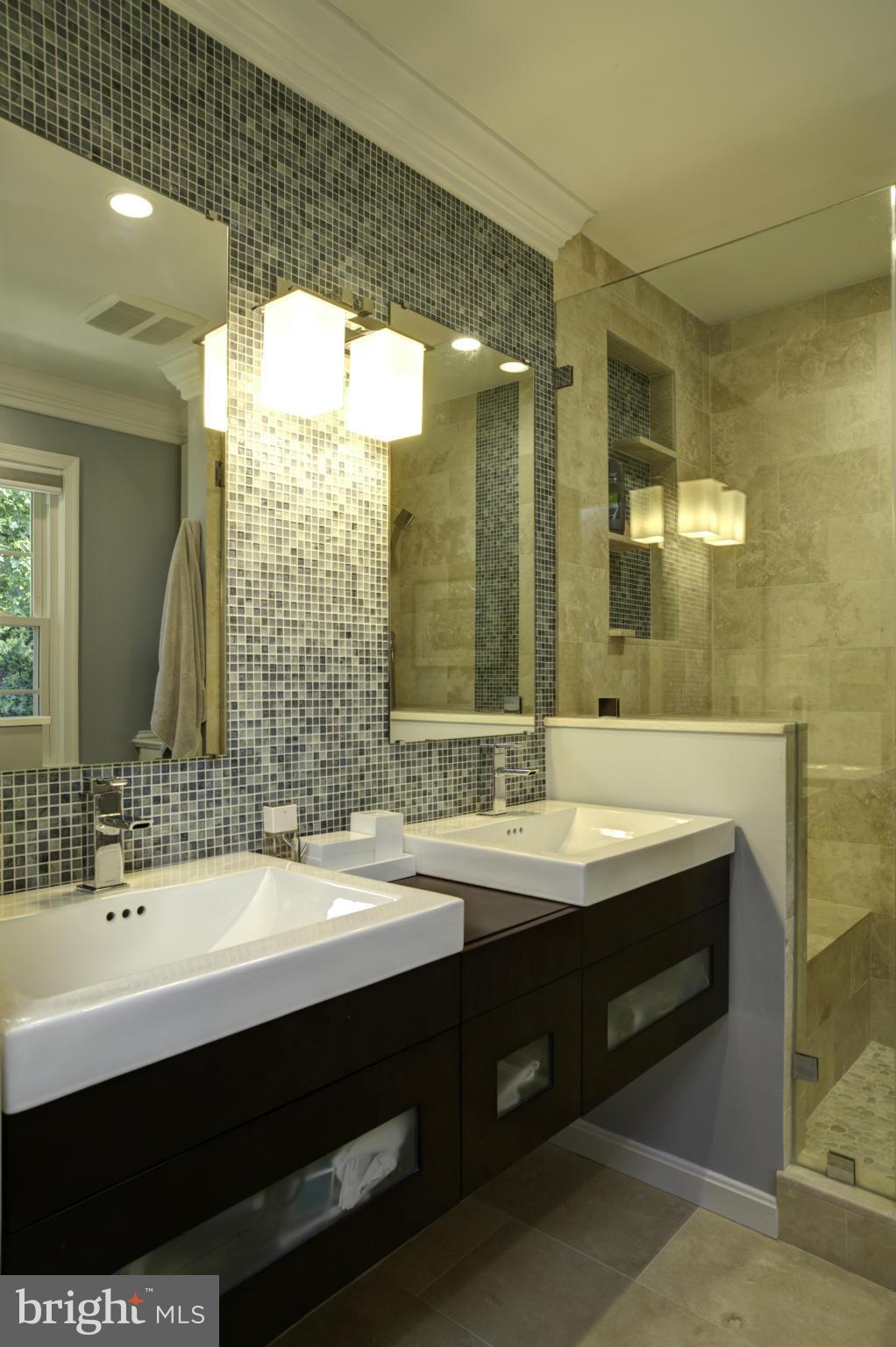 6803 Baron Road McLean, VA 22101 - Photo 22 of 30 Bath (Master)