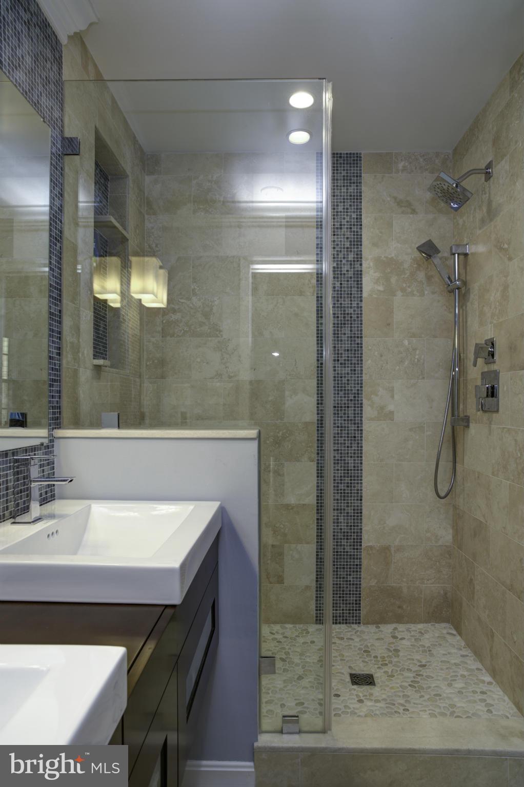 6803 Baron Road McLean, VA 22101 - Photo 23 of 30 Bath (Master)