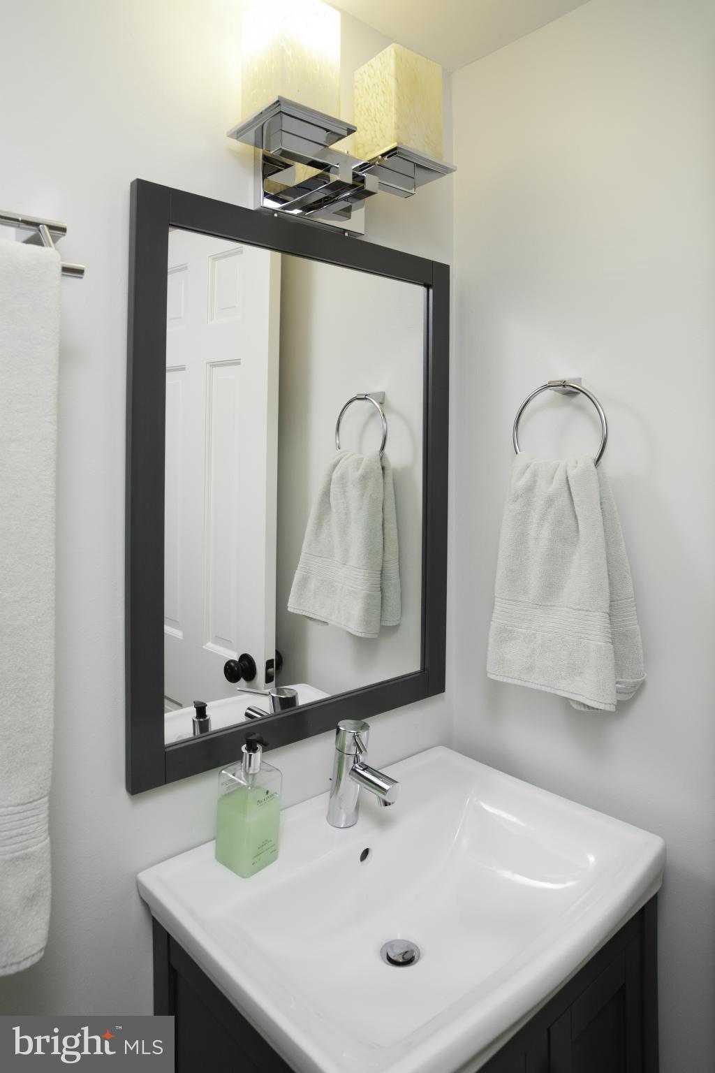 6803 Baron Road McLean, VA 22101 - Photo 29 of 30 Bath