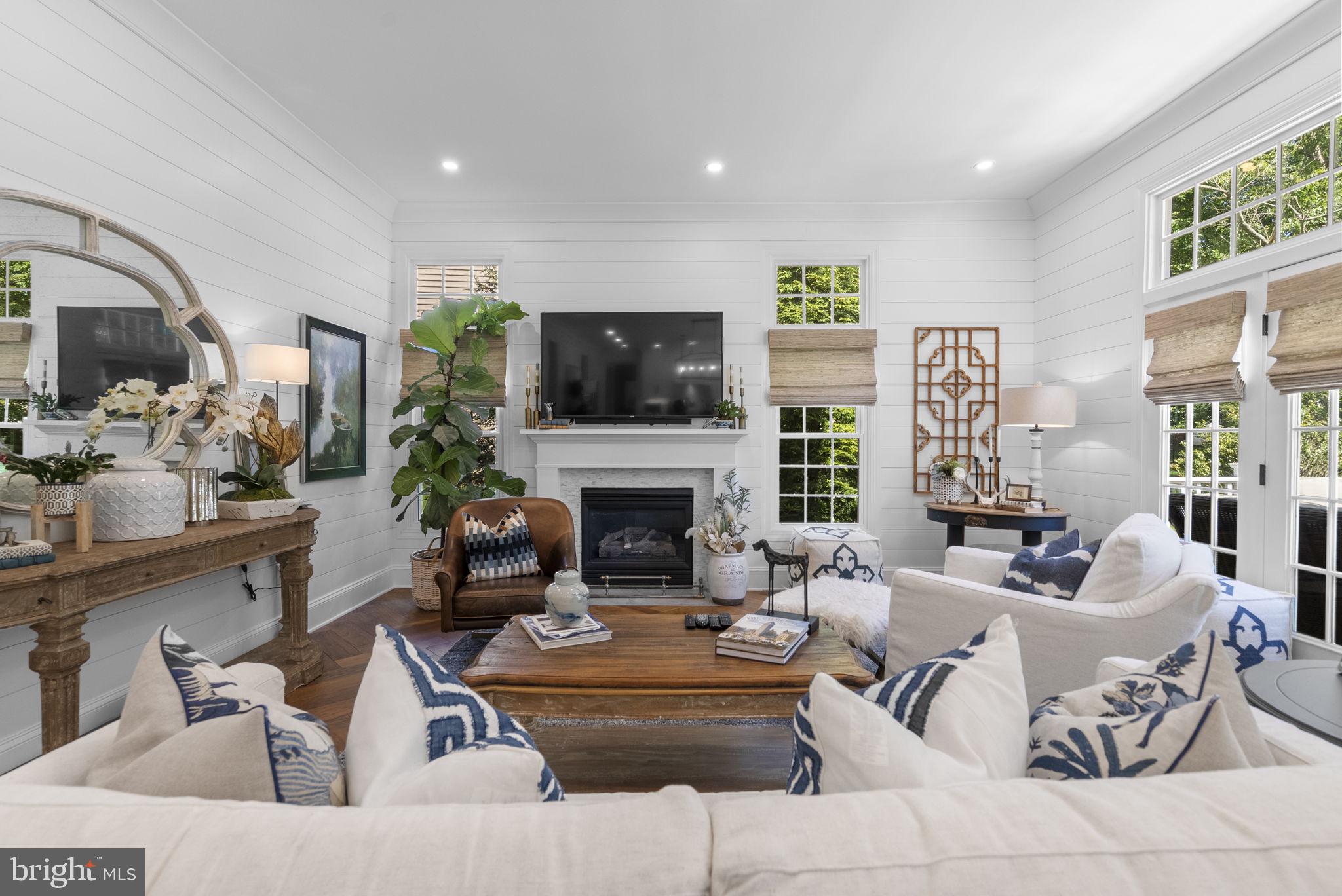 4620 Brightwood Road Olney, MD 20832 - Photo 25 of 63 Family Room