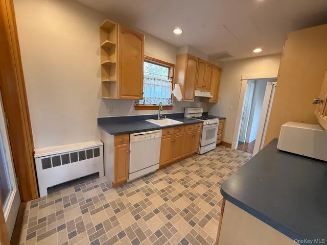 $2,600 | 15 Highland Avenue, Northport, NY 11768