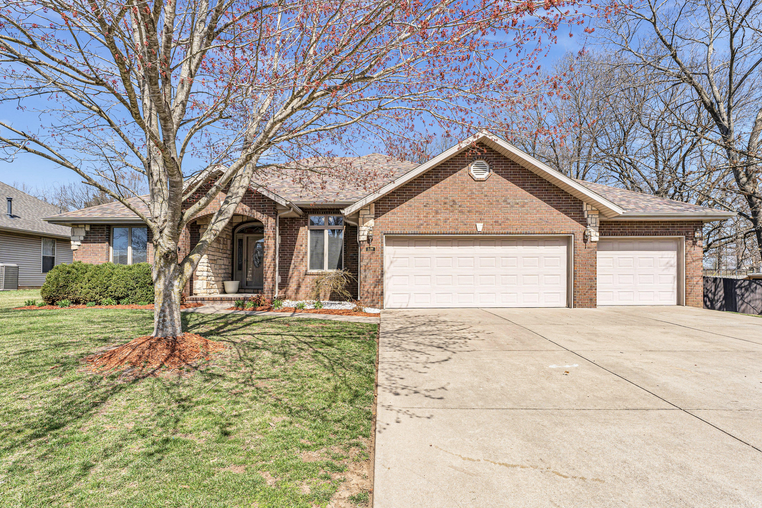 5199 East Hackberry Street Springfield, MO 65809 - Photo 1 of 1 Hackberry-1-1
