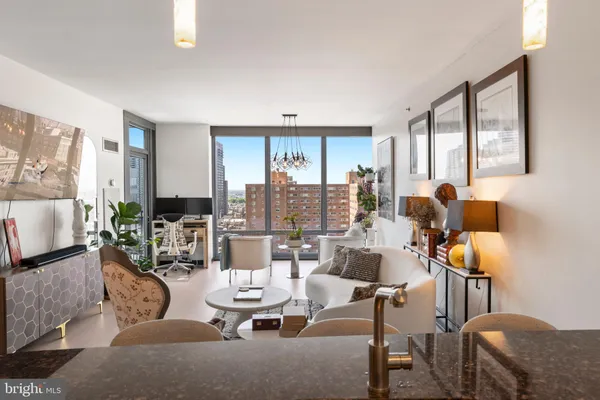 $3,200 | 2101 Market Street, Unit 1505, Philadelphia, PA 19103