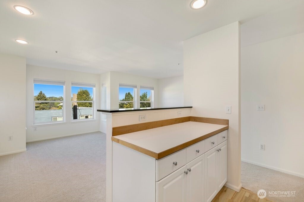 2101 North 55th Street, Unit 201 Seattle, WA 98103 - Photo 14 of 24
