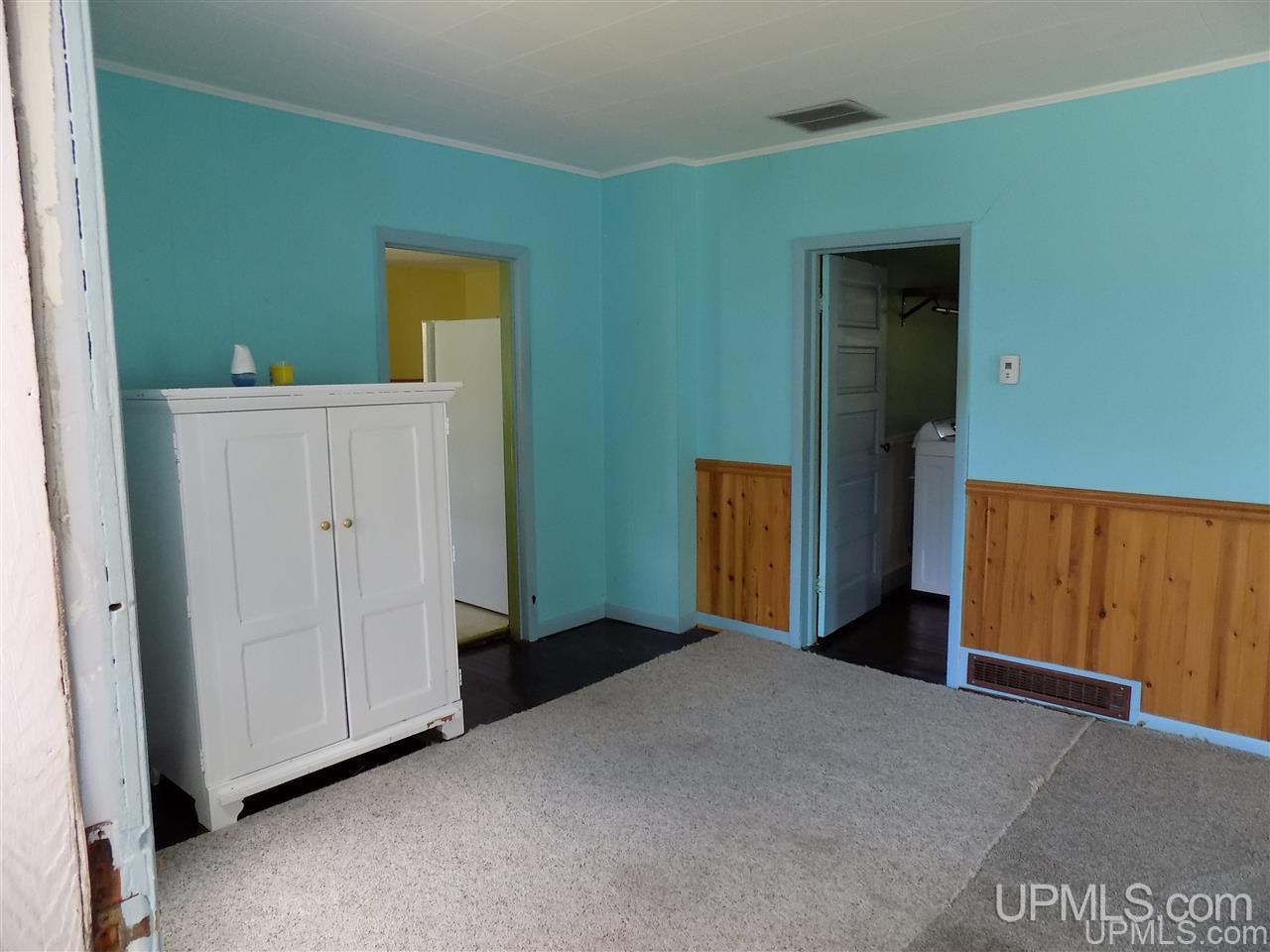 877 N River Road Manistique, MI 49854 - Photo 12 of 43