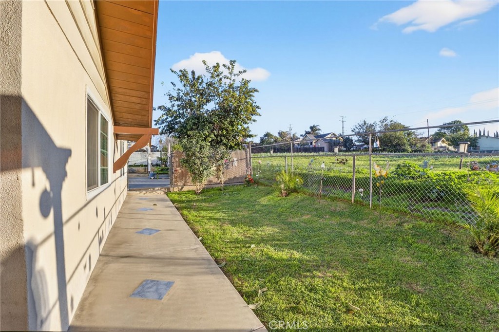 1650 Orange Street Riverside, CA 92501 - Photo 49 of 60 a view of a back yard