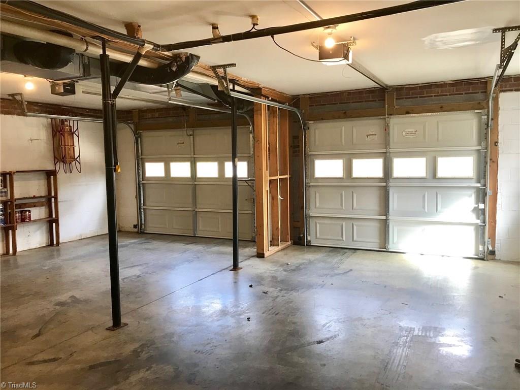 7560 Bullard Road Clemmons, NC 27012 - Photo 4 of 25 2 Car Basement Garage