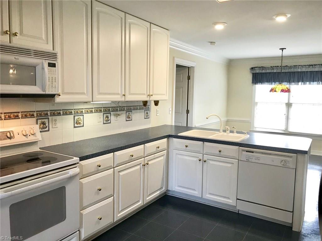 7560 Bullard Road Clemmons, NC 27012 - Photo 10 of 25 Kitchen