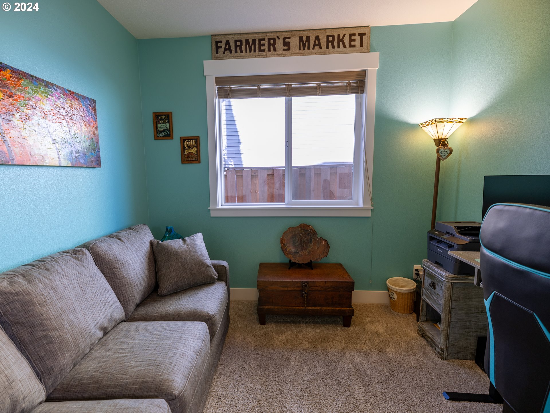 19390 Pine Avenue Sandy, OR 97055 - Photo 22 of 37 a living room with furniture and a window