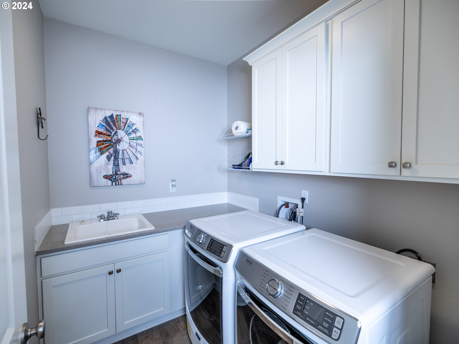 19390 Pine Avenue Sandy, OR 97055 - Photo 23 of 37 a room with a work space and a sink