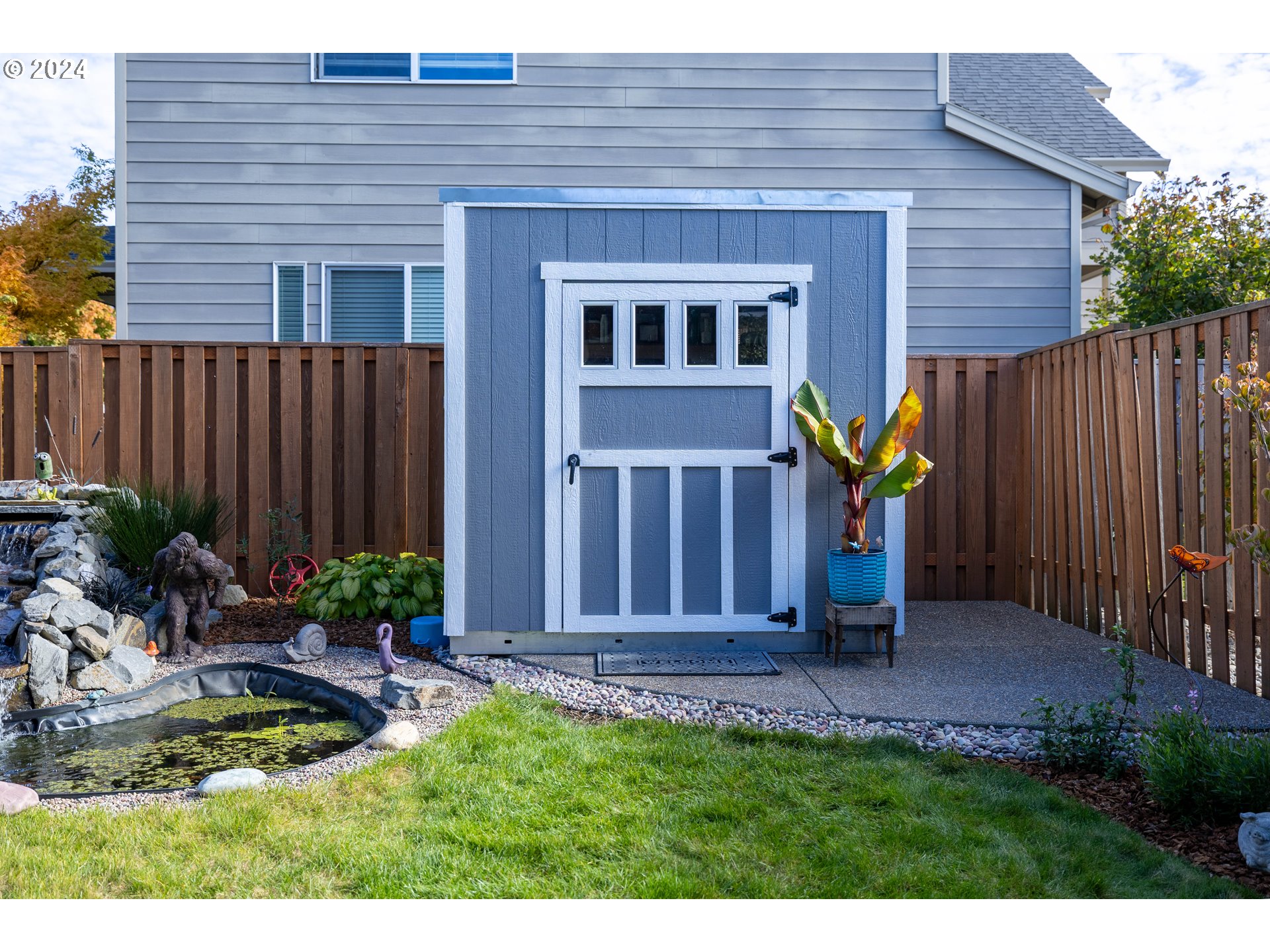 19390 Pine Avenue Sandy, OR 97055 - Photo 29 of 37 a view of front door of house with seating space