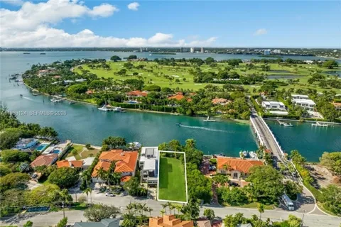 $6,899,000 | 9064 Bay Drive, Surfside, FL 33154