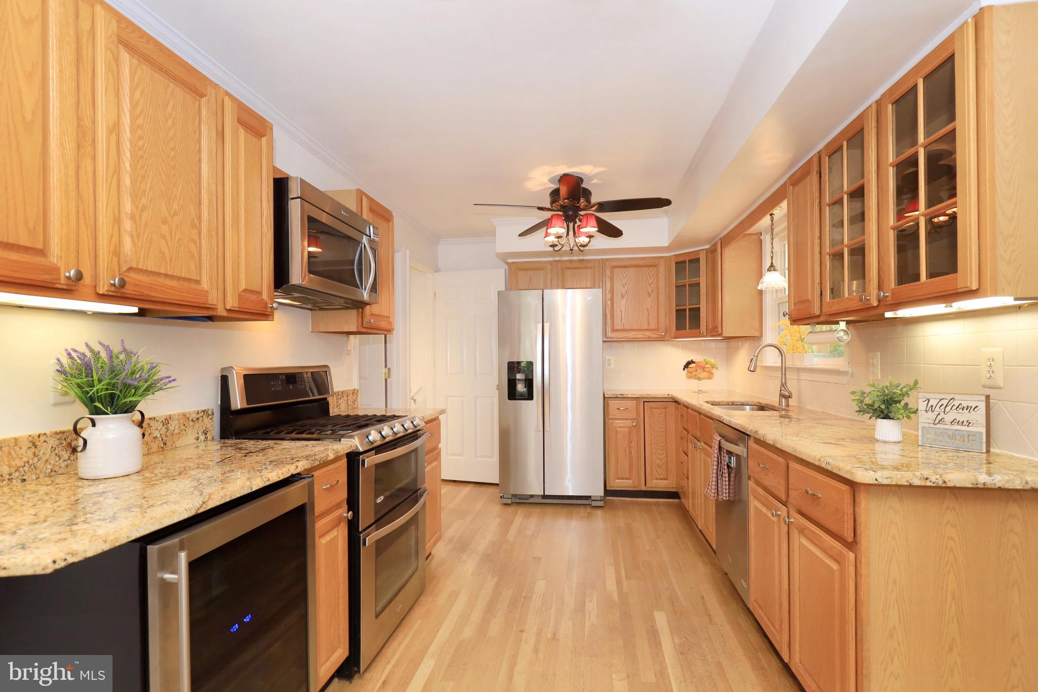 6805 Houndmaster Road Springfield, VA 22152 - Photo 14 of 52 Kitchen with Plenty of Counterspace