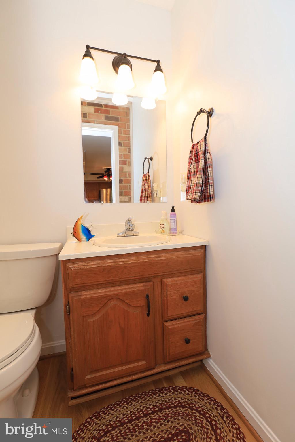 6805 Houndmaster Road Springfield, VA 22152 - Photo 20 of 52 Powder Room - Main Level