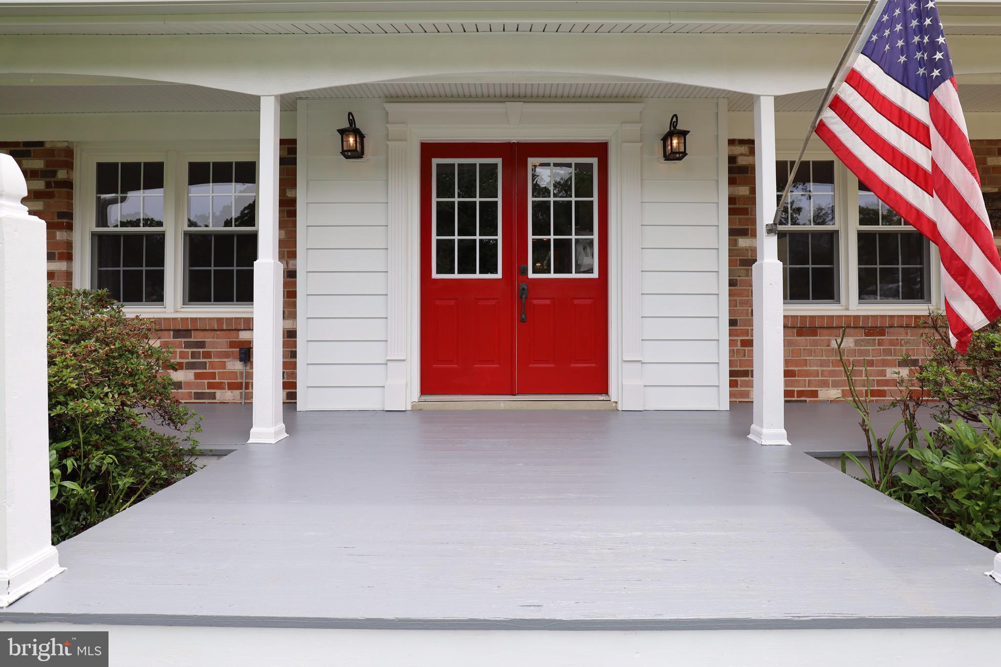 6805 Houndmaster Road Springfield, VA 22152 - Photo 6 of 52 Inviting Front Entrance