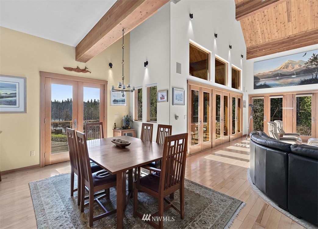 4731 Weber Road Snohomish, WA 98290 - Photo 18 of 40 a dining room with furniture and window