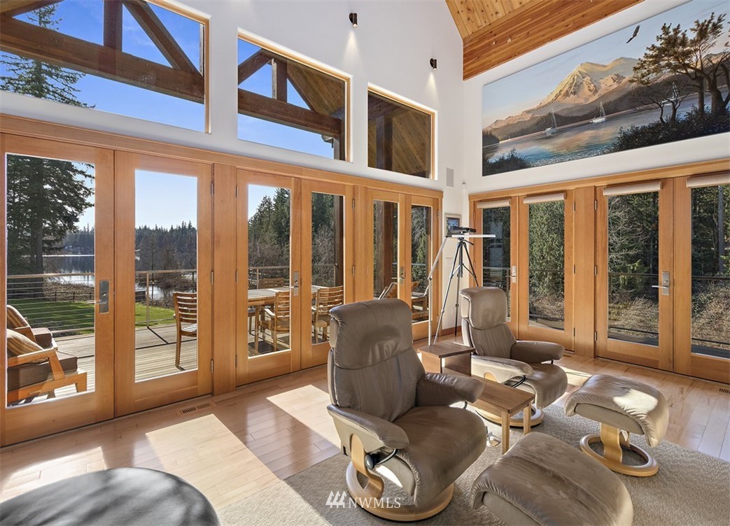 4731 Weber Road Snohomish, WA 98290 - Photo 20 of 40 a living room with furniture and large windows