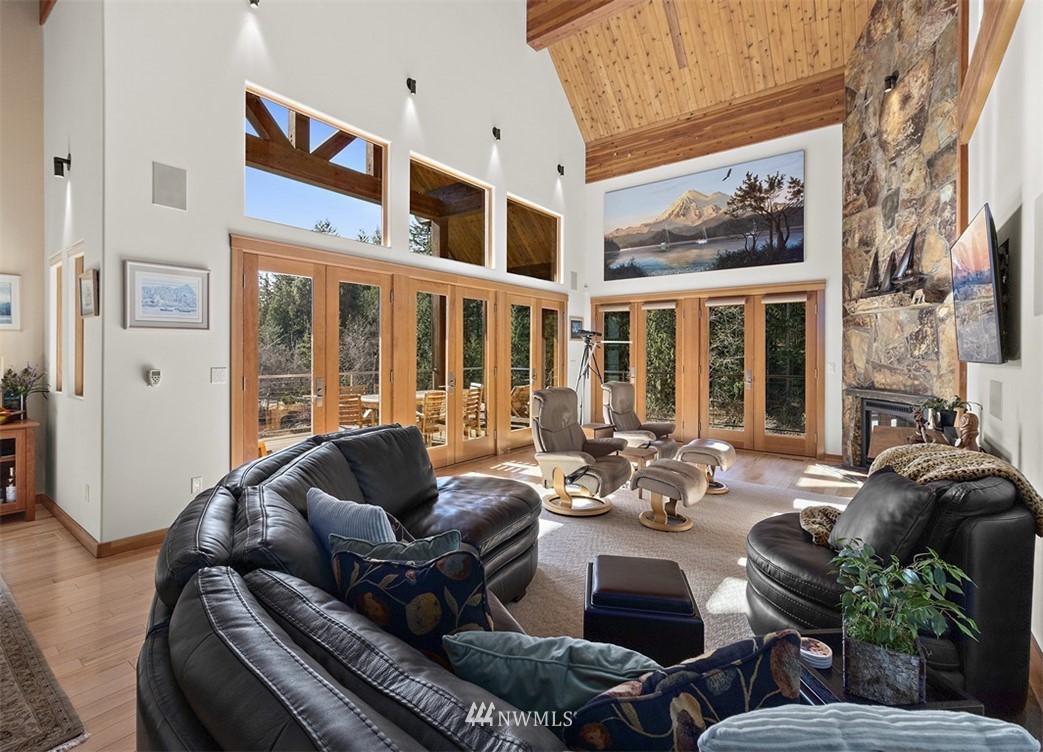 4731 Weber Road Snohomish, WA 98290 - Photo 21 of 40 a outdoor living space with furniture and a potted plant