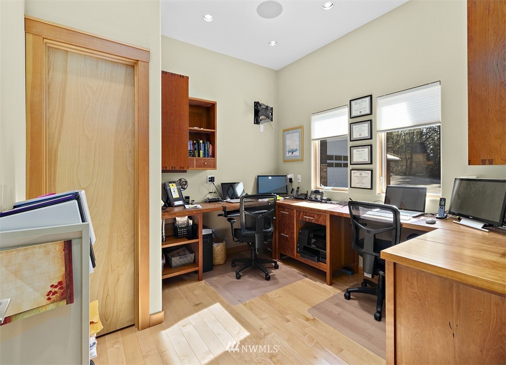 4731 Weber Road Snohomish, WA 98290 - Photo 26 of 40 a view of a workspace with furniture and window
