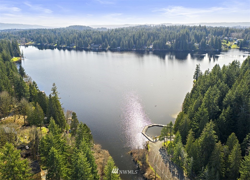 4731 Weber Road Snohomish, WA 98290 - Photo 39 of 40 a view of a lake from a yard
